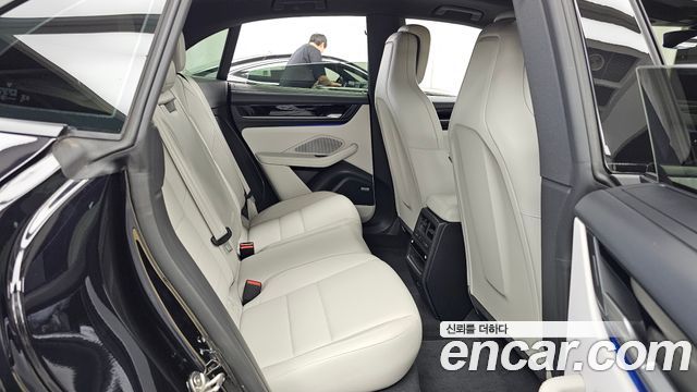 Porsche Macan EV Base 4 2025 — фото 16