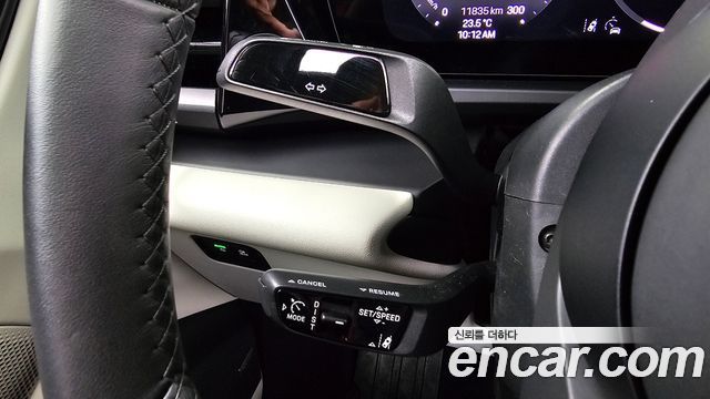 Porsche Macan EV Base 4 2025 — фото 18
