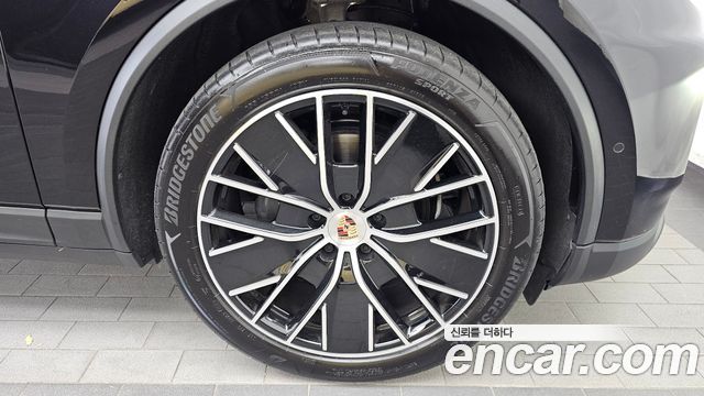 Porsche Macan EV Base 4 2025 — фото 27