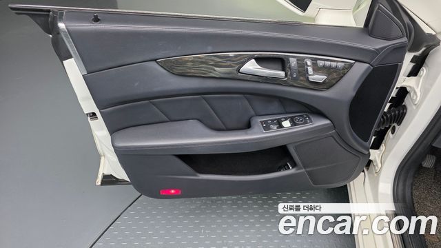 Mercedes-Benz CLS-Class (W218) CLS350 d 4MATIC 2016 — фото 24