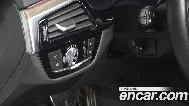 BMW 5 Series (G30) 520d M Sport Package Plus 2017 — фото 15