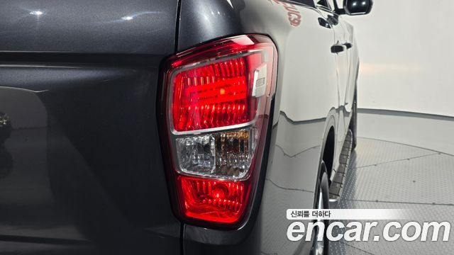 KG Mobility (SsangYong) Rexton Sports Khan Diesel 2.2 2WD Professional X (5-Link) 2019 — фото 23