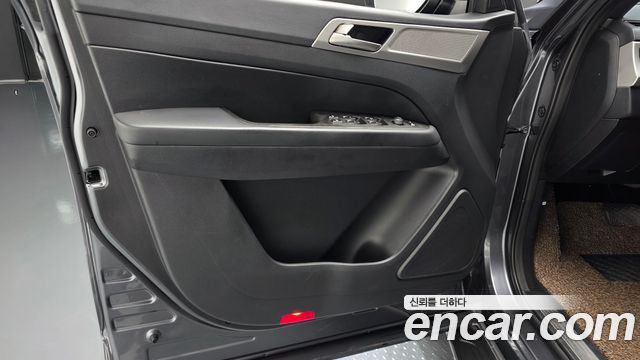 KG Mobility (SsangYong) Rexton Sports Khan Diesel 2.2 2WD Professional X (5-Link) 2019 — фото 24