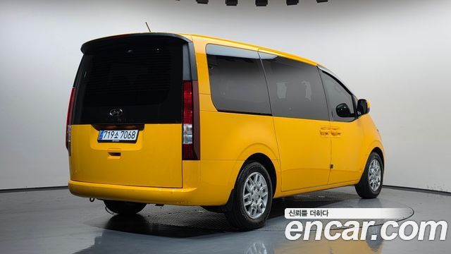 Hyundai Staria Tourer 11-Seater Modern 2022 — фото 2
