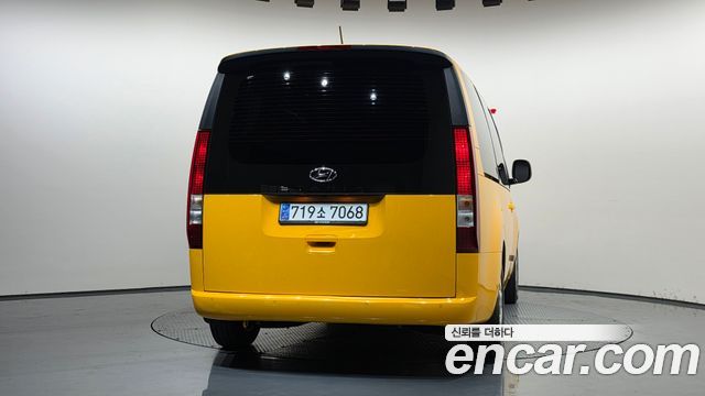 Hyundai Staria Tourer 11-Seater Modern 2022 — фото 4