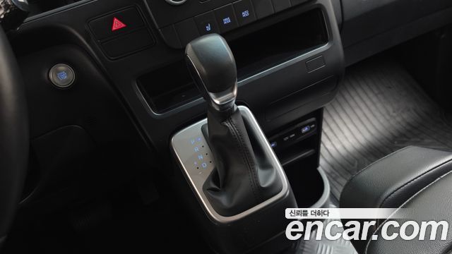 Hyundai Staria Tourer 11-Seater Modern 2022 — фото 9