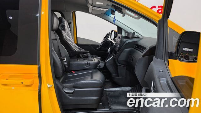 Hyundai Staria Tourer 11-Seater Modern 2022 — фото 11