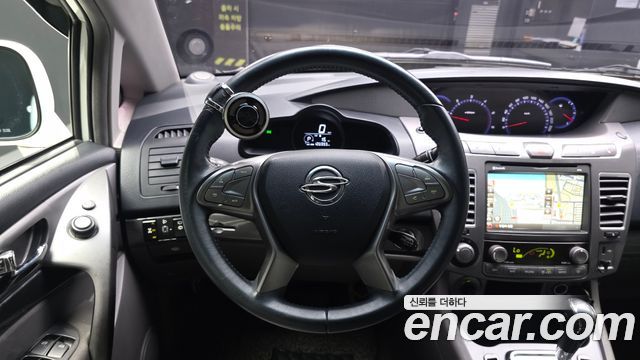 KG Mobility (SsangYong) Korando Turismo 4WD Extreme 9-seater 2015 — фото 18