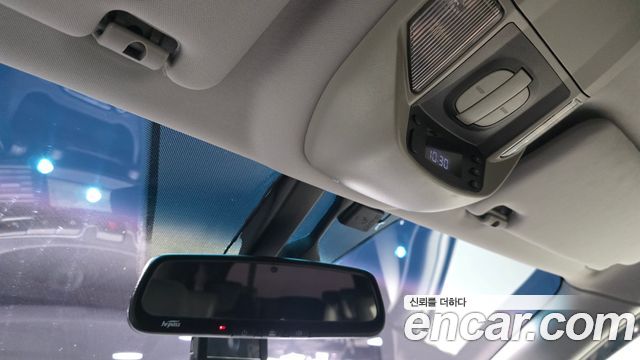 KG Mobility (SsangYong) Korando Turismo 4WD Extreme 9-seater 2015 — фото 22