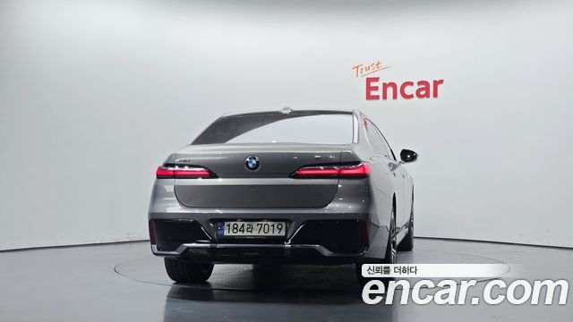 BMW 7 Series (G70) 740d xDrive M Sport 2024 — фото 4