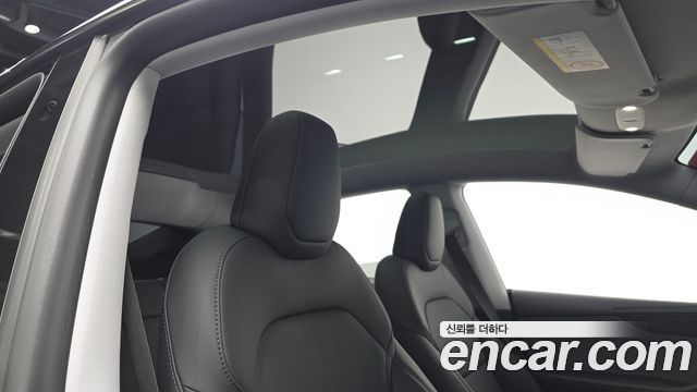 Tesla Model Y RWD 2025 — фото 15