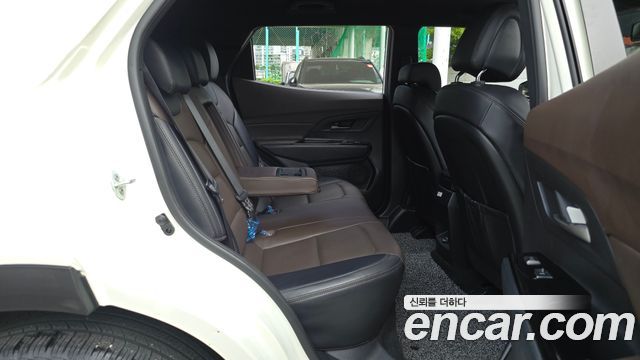 KG Mobility (SsangYong) Beautiful Korando Gasoline 1.5 2WD C5 Plus 2022 — фото 12