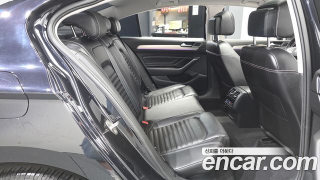 Volkswagen Passat GT (B8) 2.0 TDI Prestige 2022 — фото 16