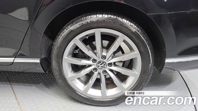 Volkswagen Passat GT (B8) 2.0 TDI Prestige 2022 — фото 27