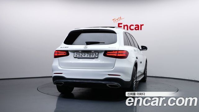 Mercedes-Benz GLC-Class (X253) GLC300 4MATIC AMG Line 2019 — фото 4
