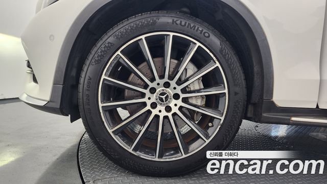 Mercedes-Benz GLC-Class (X253) GLC300 4MATIC AMG Line 2019 — фото 5