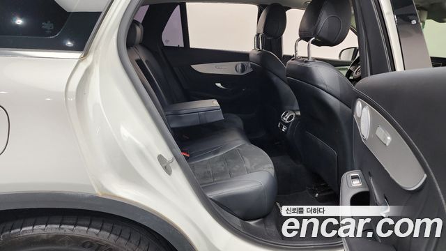Mercedes-Benz GLC-Class (X253) GLC300 4MATIC AMG Line 2019 — фото 11