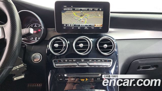Mercedes-Benz GLC-Class (X253) GLC300 4MATIC AMG Line 2019 — фото 12