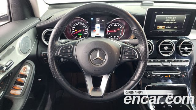 Mercedes-Benz GLC-Class (X253) GLC300 4MATIC AMG Line 2019 — фото 13