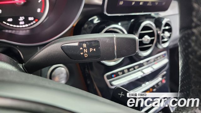 Mercedes-Benz GLC-Class (X253) GLC300 4MATIC AMG Line 2019 — фото 19