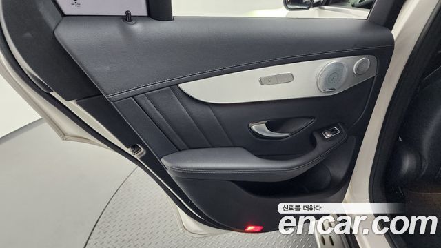 Mercedes-Benz GLC-Class (X253) GLC300 4MATIC AMG Line 2019 — фото 25
