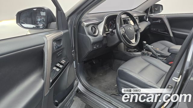 Toyota RAV4 2.5 2WD 4th 2018 — фото 10