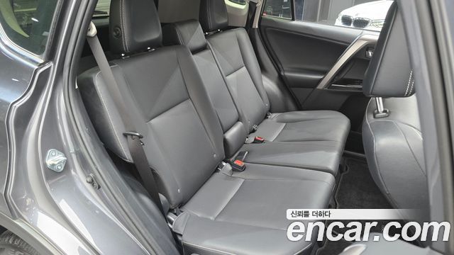 Toyota RAV4 2.5 2WD 4th 2018 — фото 16