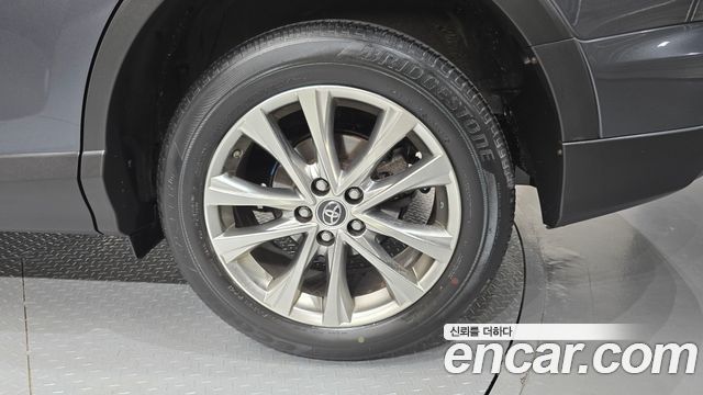 Toyota RAV4 2.5 2WD 4th 2018 — фото 27