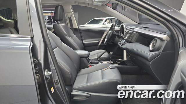 Toyota RAV4 2.5 2WD 4th 2018 — фото 32