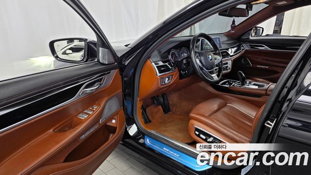 BMW 7 Series (G11) 750Li xDrive Vision 100 Edition 2016 — фото 10