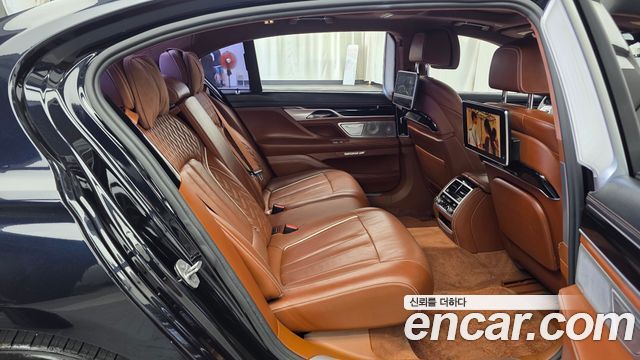 BMW 7 Series (G11) 750Li xDrive Vision 100 Edition 2016 — фото 12