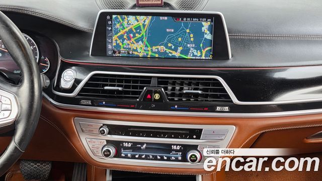 BMW 7 Series (G11) 750Li xDrive Vision 100 Edition 2016 — фото 14