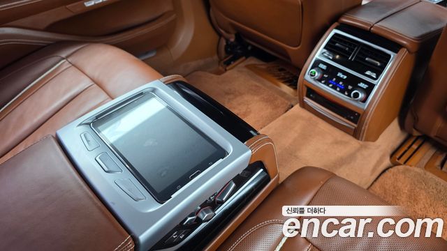 BMW 7 Series (G11) 750Li xDrive Vision 100 Edition 2016 — фото 18