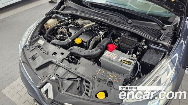 Renault Korea Clio Intens 2018 — фото 6