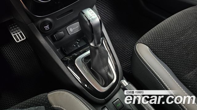 Renault Korea Clio Intens 2018 — фото 9