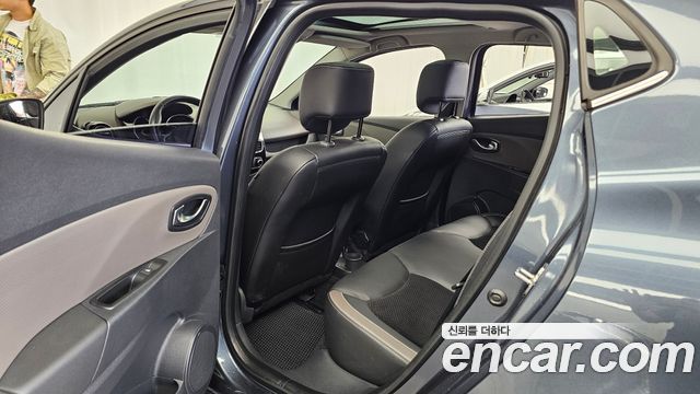 Renault Korea Clio Intens 2018 — фото 11