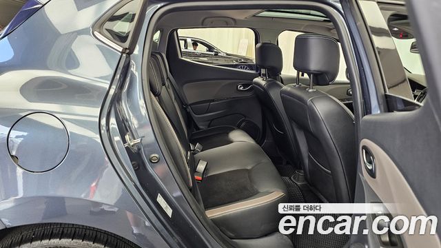 Renault Korea Clio Intens 2018 — фото 12
