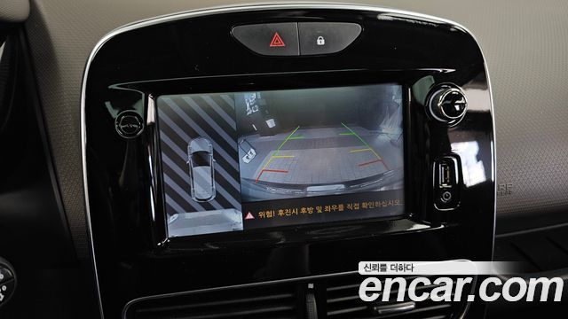 Renault Korea Clio Intens 2018 — фото 14