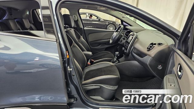 Renault Korea Clio Intens 2018 — фото 26