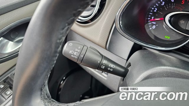 Renault Korea Clio Intens 2018 — фото 28