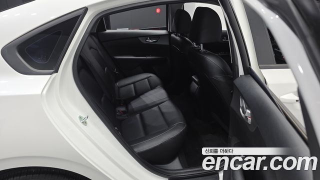 Kia K3 Standard 2021 — фото 11