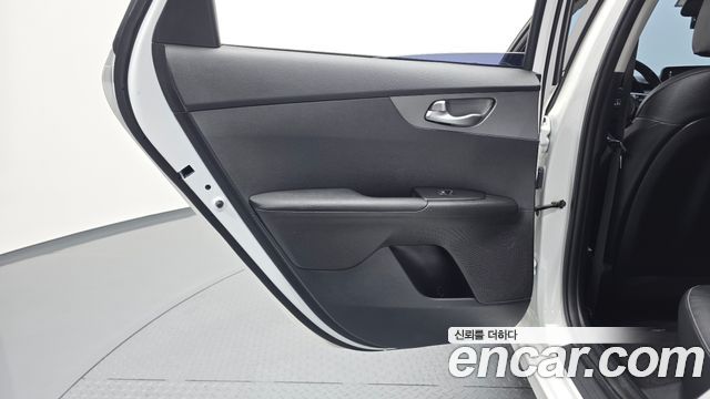 Kia K3 Standard 2021 — фото 25