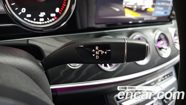 Mercedes-Benz E-Class (W213) E220d Cabriolet 2019 — фото 9