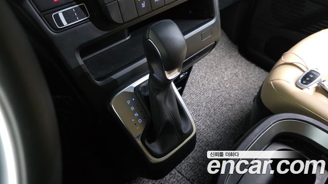 Hyundai Staria Cargo 5-Seater Modern 2024 — фото 9