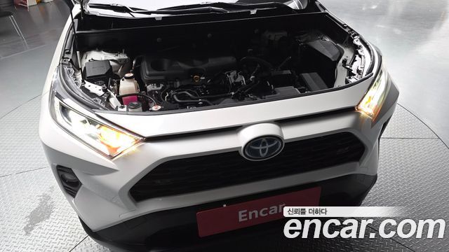 Toyota RAV4 (V) 2.5 2WD Hybrid 2019 — фото 6