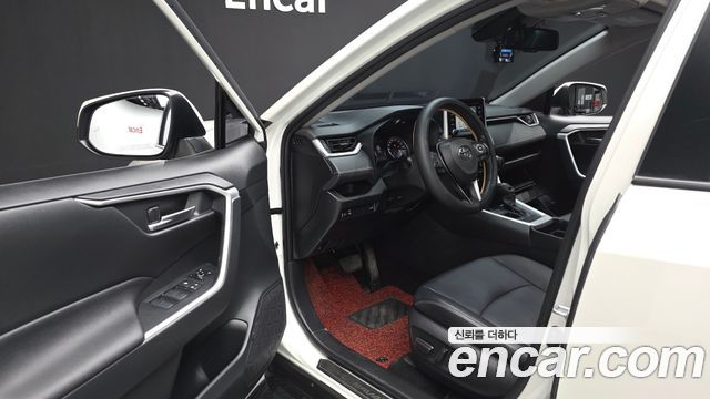 Toyota RAV4 (V) 2.5 2WD Hybrid 2019 — фото 10