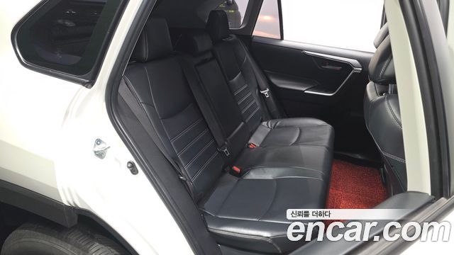 Toyota RAV4 (V) 2.5 2WD Hybrid 2019 — фото 11
