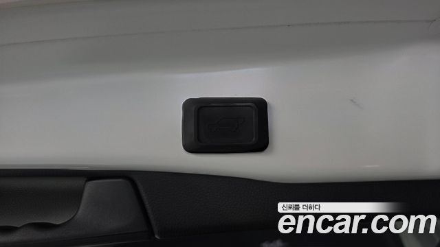 Toyota RAV4 (V) 2.5 2WD Hybrid 2019 — фото 20