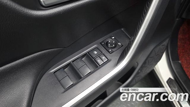 Toyota RAV4 (V) 2.5 2WD Hybrid 2019 — фото 35