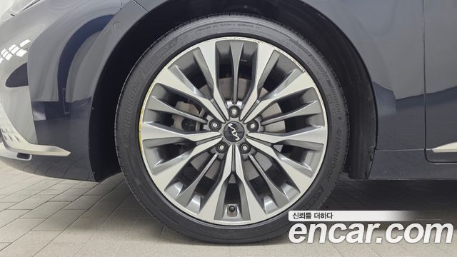 Kia K8 2.5 Gasoline 2WD Signature 2023 — фото 5